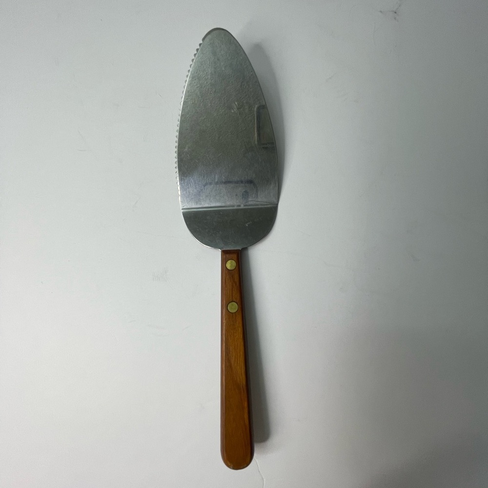 Vintage Utica Super Edge Stainless Pie Cake Server Wood Handle Serrated Edge USA